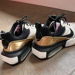 Nike tennis shoes, like new condition. Worn twice. Size 8 women’s.